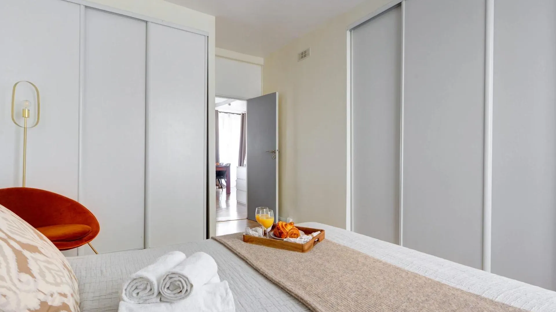 In The Heart Of Paris Next To Rue Cler - Calm 1Br Apartment France